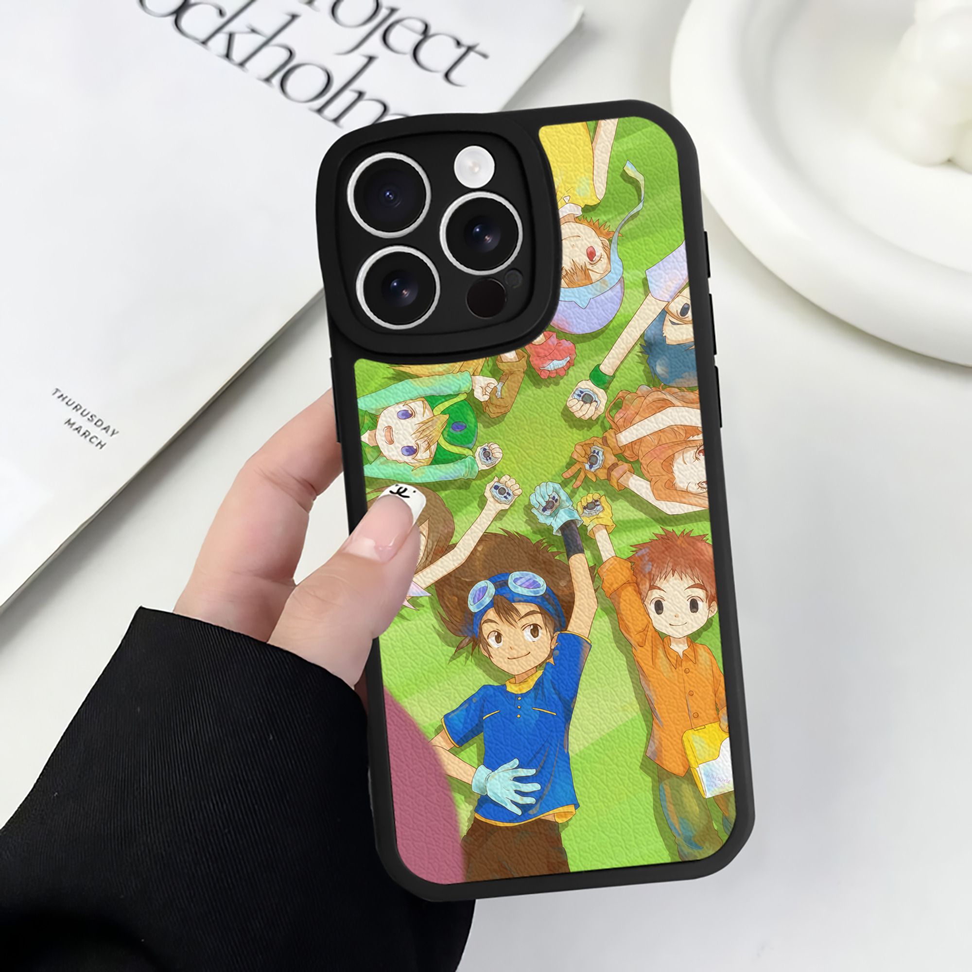 （画像用） Digimon デジタルモンスター/デジモン 【iPhone 16シリーズ対応】シリコンスマホケース（レザー調） 材質：シリコン